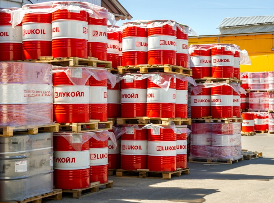 Έλεγχο σε ρωσικό πετρέλαιο με αραβική βοήθεια θέλει η Ουάσινγκτον: Προχωρημένες συζητήσεις για τα διεθνή assets της Lukoil με τις ευλογίες Τραμπ