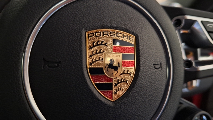 Πώς η Porsche έγινε το μεγαλύτερο πρόβλημα του ομίλου Volkswagen: Την ξεπέρασε σε κερδοφορία μέχρι και η Skoda