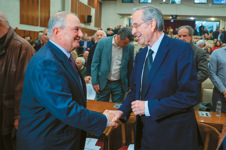 Χαμός... πιο δεξιά από τα δεξιά, γιατί δεν ανακοινώνει το κόμμα ο Σαμαράς