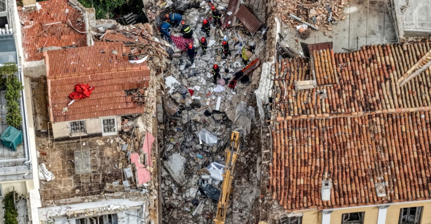 «Έχασα πάνω από τη μισή οικογένειά μου, η νύφη μου ήταν έγκυος πέντε μηνών» λέει ο αδερφός δύο Αμερικανών που σκοτώθηκαν στην έκρηξη της Πλάκας