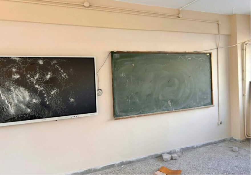 Βανδάλισαν σχολείο στην Καλαμάτα λίγο μετά την ανακαίνισή του, μήνυση από τον Δήμο