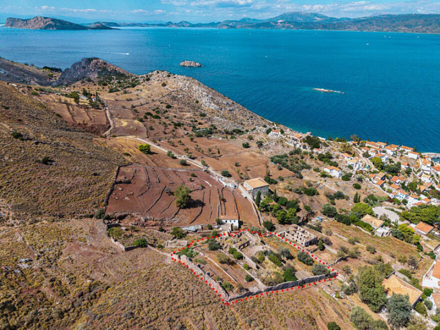 Πωλείται 4 εκατ. ευρώ το ιστορικό σπίτι του σπουδαίου Έλληνα ζωγράφου Χατζηκυριάκου-Γκίκα στην Ύδρα