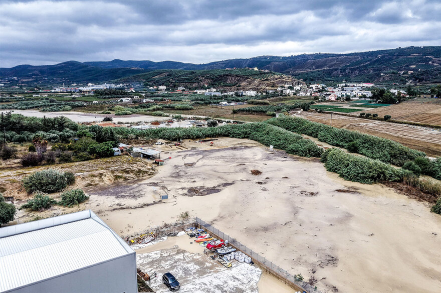 Η κακοκαιρία χτύπησε την Κρήτη: Ένας νεκρός, ποτάμια λάσπης οι δρόμοι και μεγάλες καταστροφές - Δείτε βίντεο και φωτογραφίες