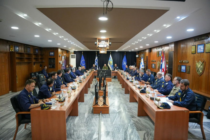 Μαχητικά, πολεμικά πλοία και ειδικές δυνάμεις στη μεγάλη άσκηση «Αλέξανδρος 26», δείτε βίντεο και φωτογραφίες