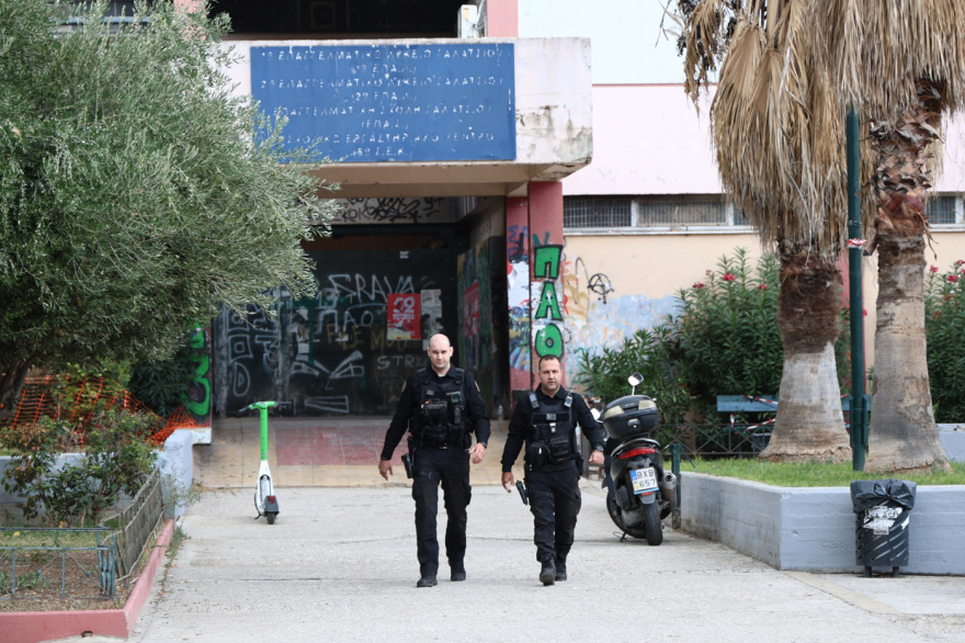 Εκκενώθηκε το σχολικό συγκρότημα της Γκράβας λόγω οσμής φυσικού αερίου, δεν εντοπίστηκε διαρροή, δείτε βίντεο