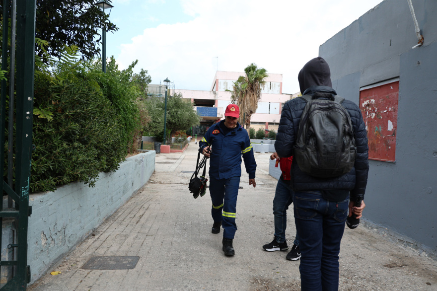 Εκκενώθηκε το σχολικό συγκρότημα της Γκράβας λόγω οσμής φυσικού αερίου, δεν εντοπίστηκε διαρροή, δείτε βίντεο