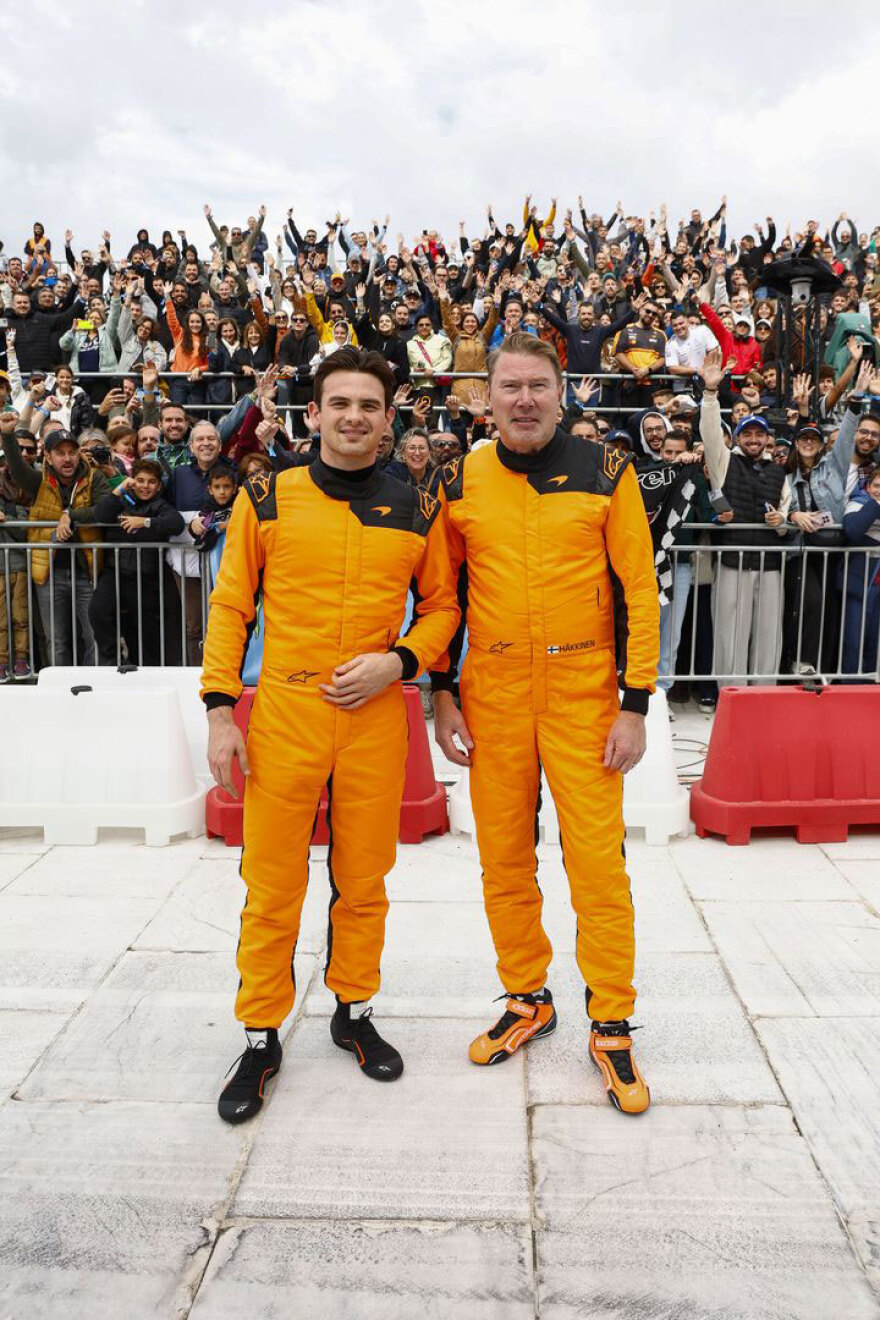 Η Αθήνα στην pole position με McLaren! Χιλιάδες φίλοι του motorsport στο πρώτο Allwyn x McLaren Racing Live event