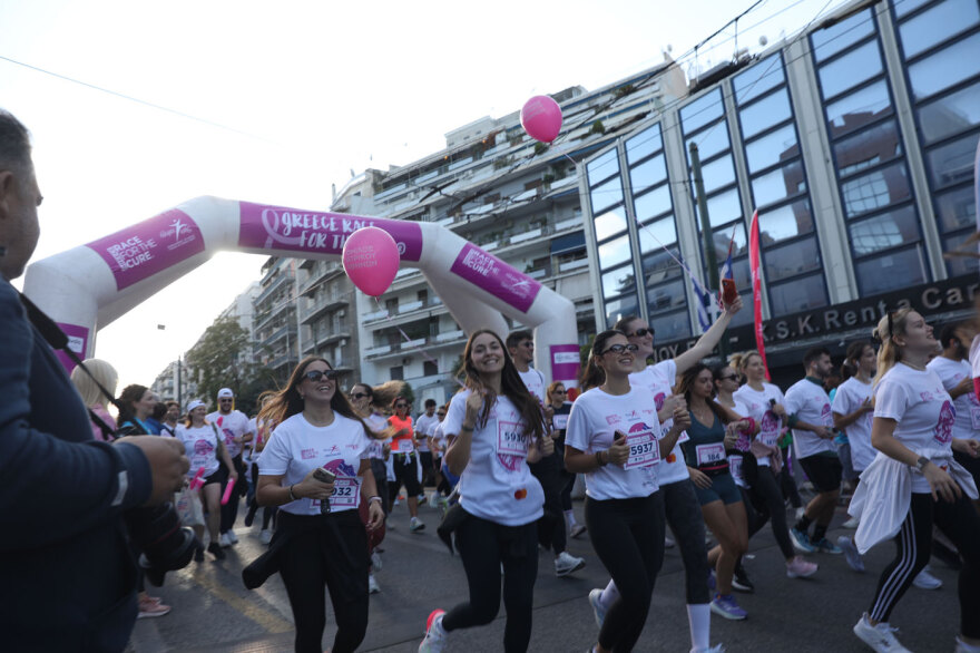 Μεγάλη η συμμετοχή στον 18ο Μαραθώνιο για τον καρκίνο του μαστού, 58.000 άτομα έτρεξαν για καλό σκοπό - Δείτε φωτογραφίες
