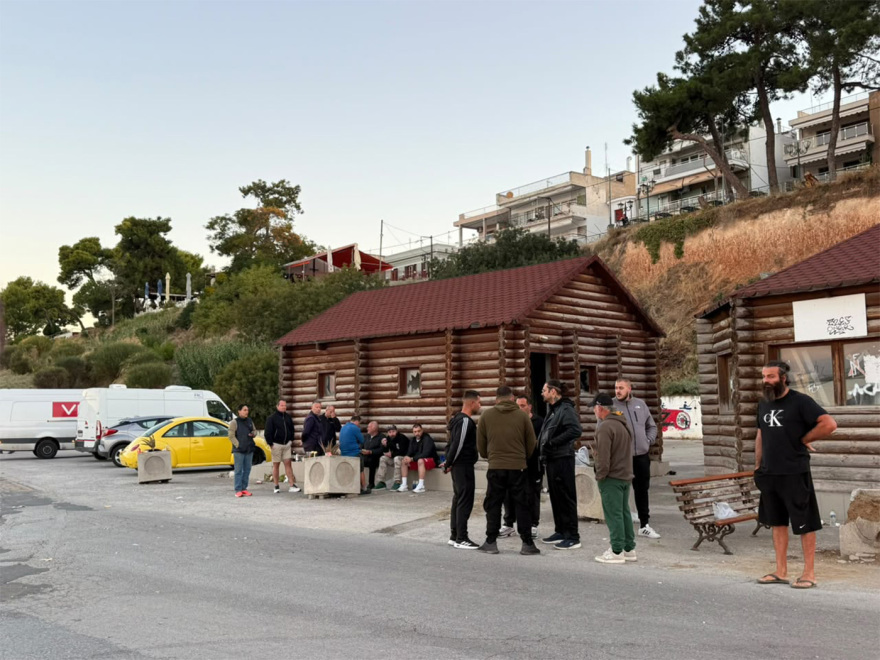  Αλιείς απέκλεισαν επ’ αόριστον την ιχθυόσκαλα στη Νέα Μηχανιώνα, καταγγέλλουν εισαγωγή ψαριών από την Τουρκία