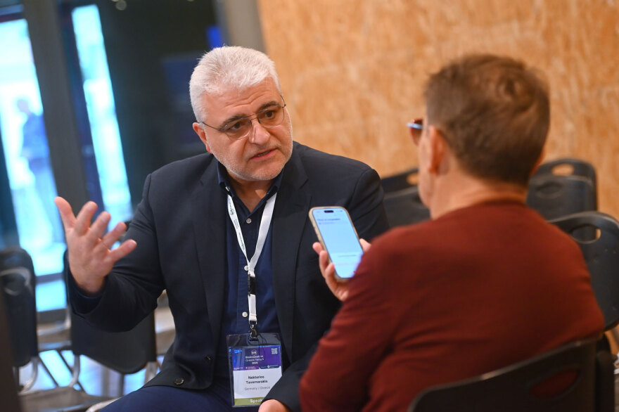 Ο Νεκτάριος Ταβερναράκης στον Δανίκα: «Πόσο θα ζήσουμε εξαρτάται κατά 50% από τα γονίδιά μας»