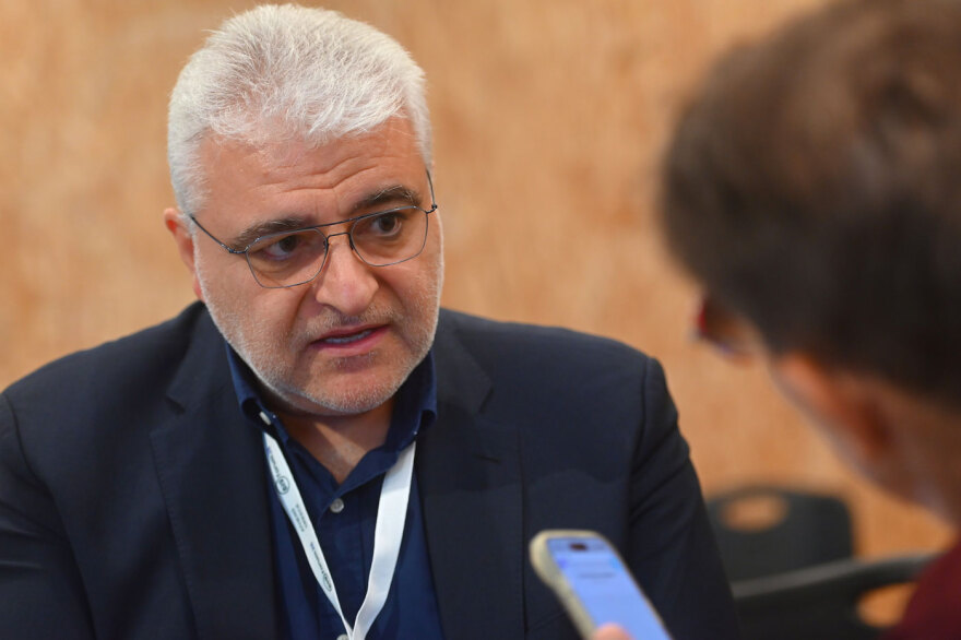 Ο Νεκτάριος Ταβερναράκης στον Δανίκα: «Πόσο θα ζήσουμε εξαρτάται κατά 50% από τα γονίδιά μας»