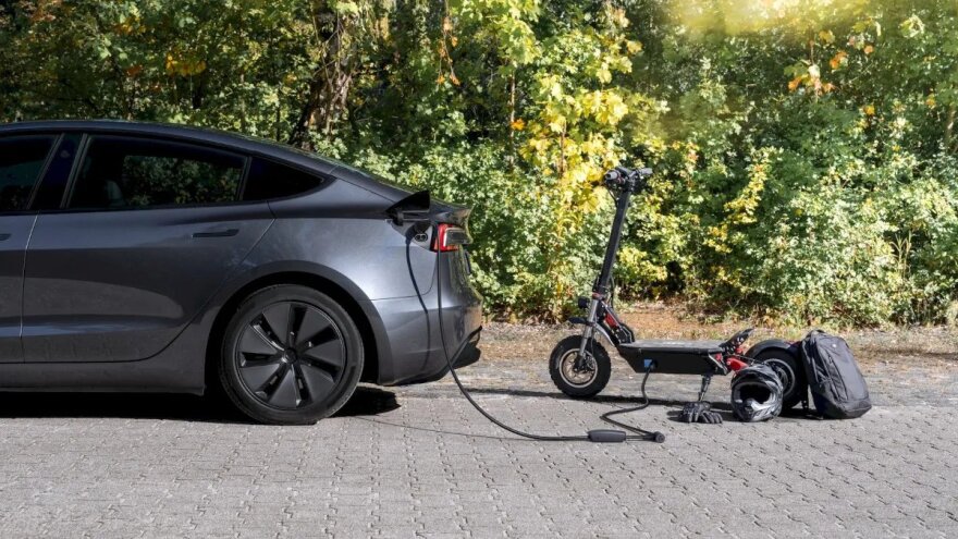 Η Tesla ανανεώνει το Model 3