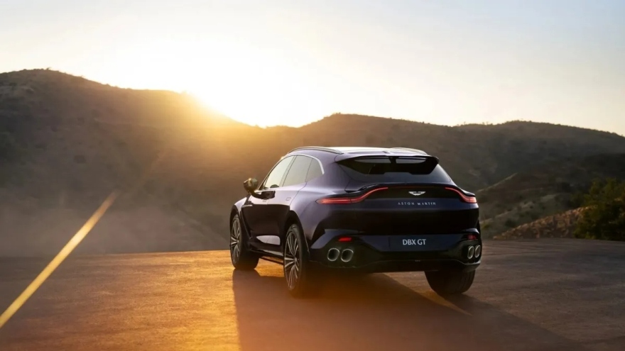 Η Aston Martin DBX αποκτά V8 έκδοση GT 