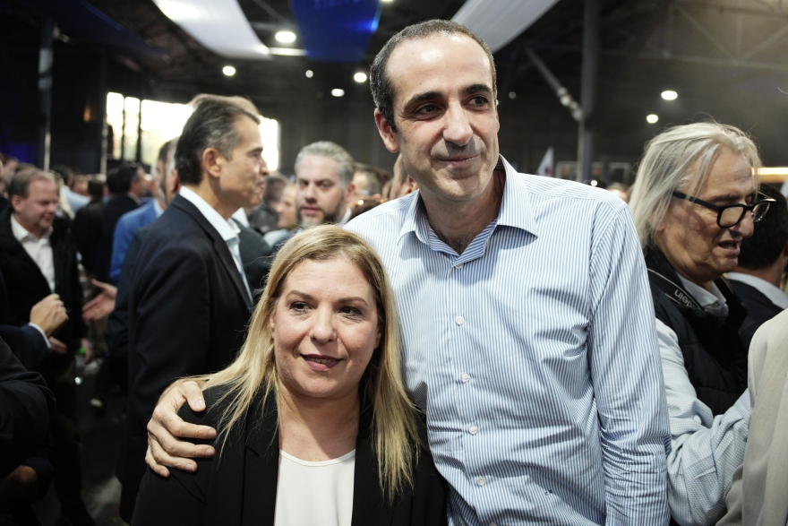 Tο παρασκήνιο των γενεθλίων της ΝΔ: Το 4Χ4 του Μητσοτάκη, το νεοδημοκρατικό ρετρό συσπείρωσης και οι αναφορές στους «πρώην»