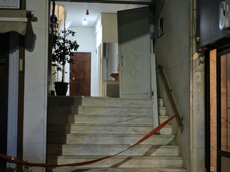 Έκρηξη σε διαμέρισμα στου Ζωγράφου, δύο άτομα προληπτικά στο νοσοκομείο 