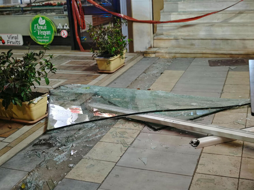 Έκρηξη σε διαμέρισμα στου Ζωγράφου, δύο άτομα προληπτικά στο νοσοκομείο 