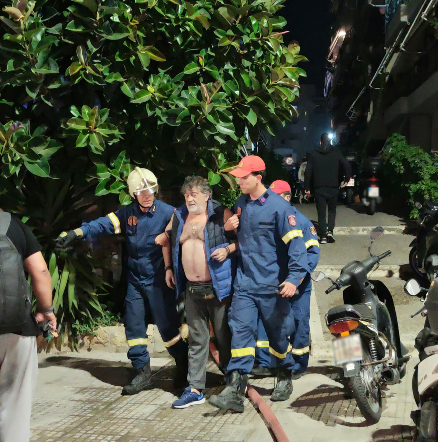 Φωτιά σε διαμέρισμα πολυκατοικίας στου Ρέντη, εκκενώθηκε το κτήριο

