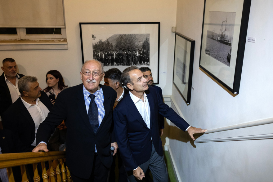 Σε εκδήλωση στα Χανιά για τον Μίνωα Ζομπανάκη ο Κυριάκος Μητσοτάκης: «Είχε το θάρρος να αποκαλέσει τη δανειακή εξάπλωση