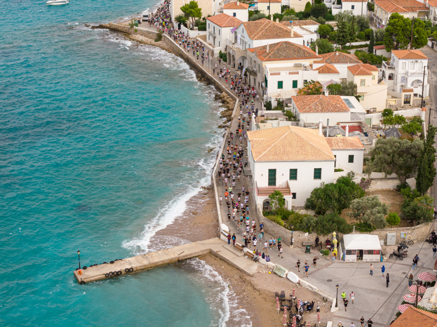 Όλα όσα ζήσαμε στο επετειακό Spetses Mini Marathon
