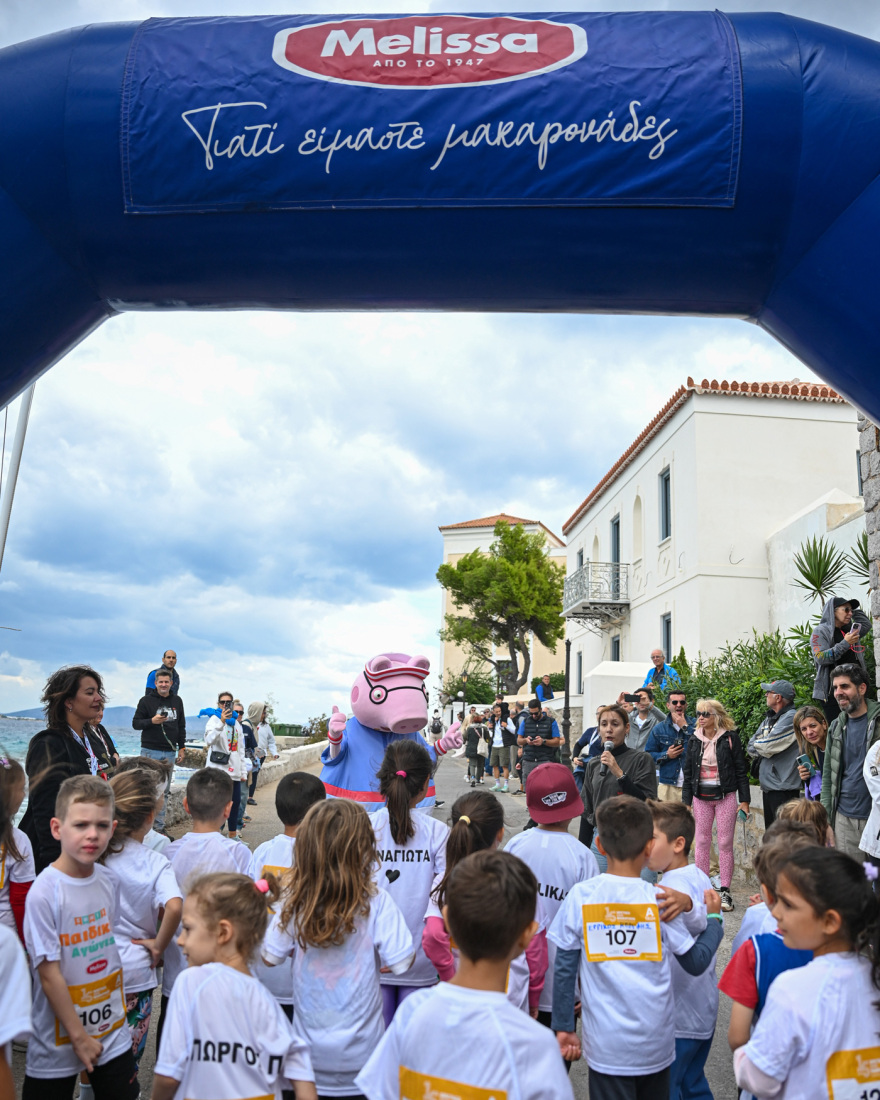 Όλα όσα ζήσαμε στο επετειακό Spetses Mini Marathon
