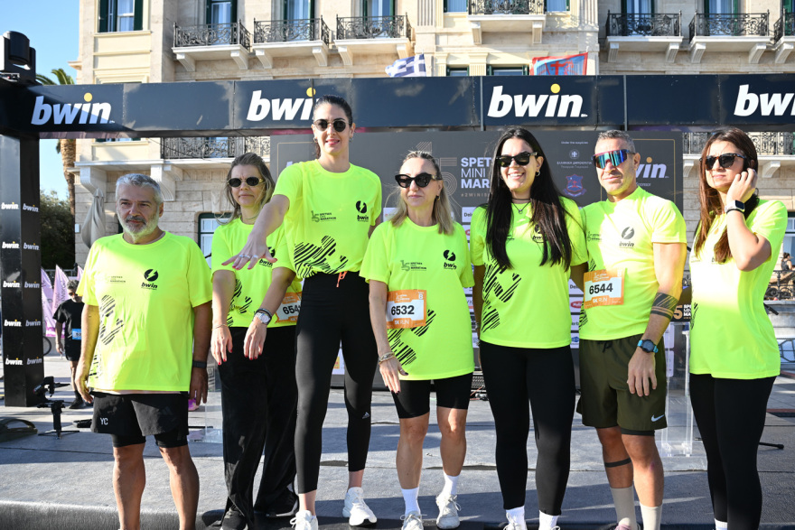 Όλα όσα ζήσαμε στο επετειακό Spetses Mini Marathon
