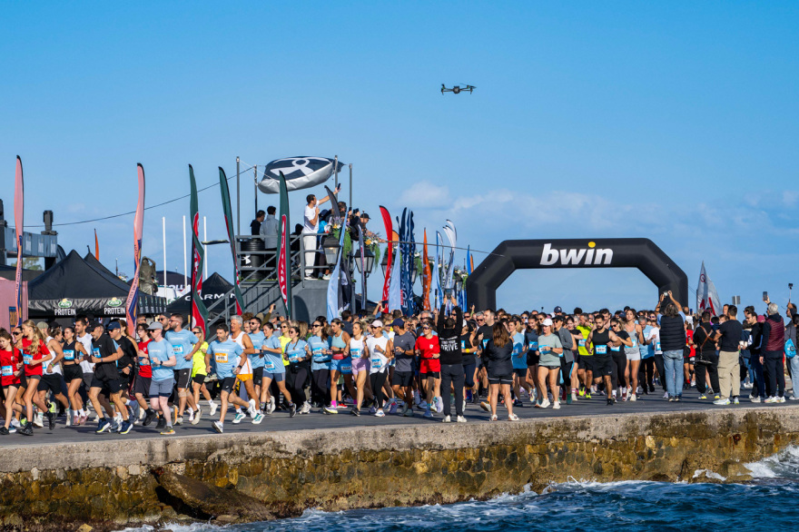 Όλα όσα ζήσαμε στο επετειακό Spetses Mini Marathon
