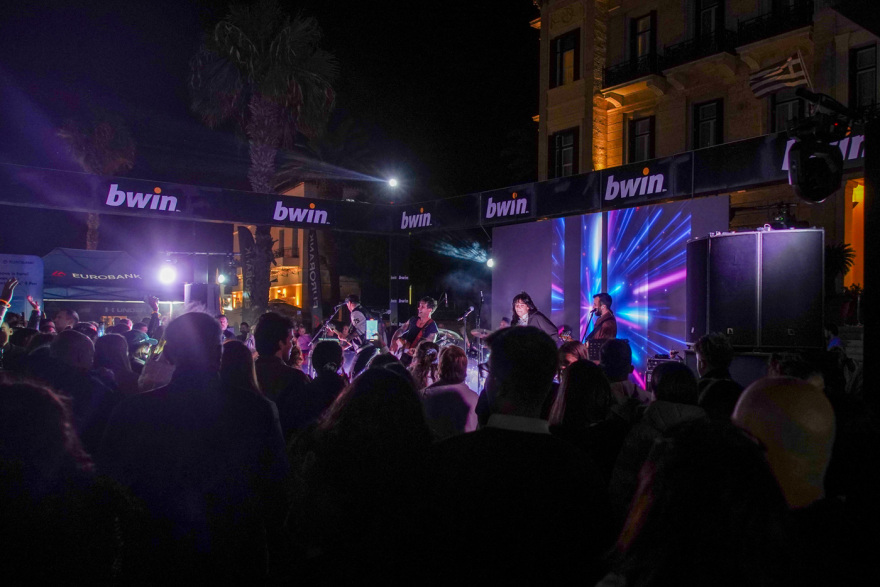 Όλα όσα ζήσαμε στο επετειακό Spetses Mini Marathon
