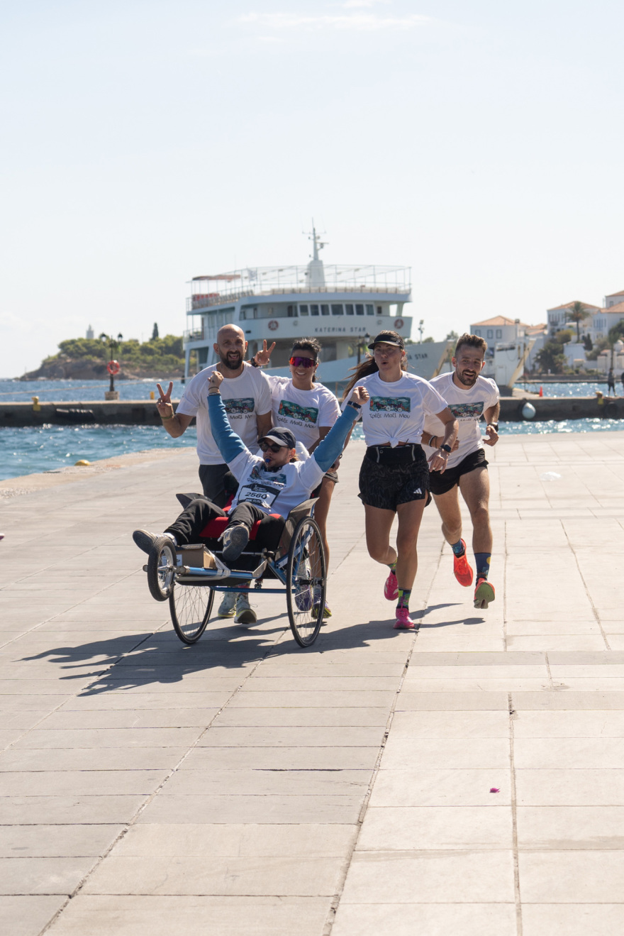 Όλα όσα ζήσαμε στο επετειακό Spetses Mini Marathon
