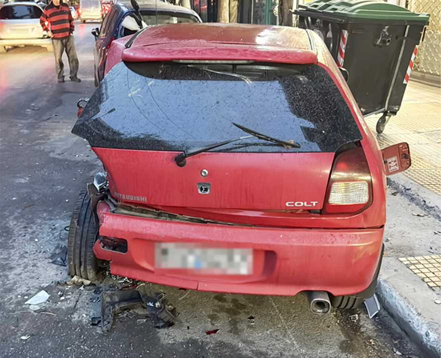 Θανατηφόρο τροχαίο στο Παγκράτι με θύμα 35χρονο μοτοσικλετιστή: Το σοκαριστικό βίντεο της σύγκρουσης της μηχανής του με ΙΧ