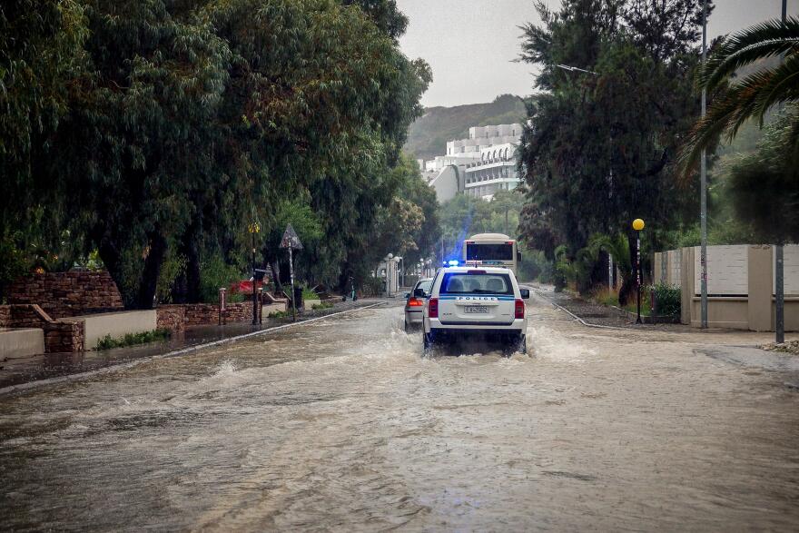 Σε κατάσταση έκτακτης ανάγκης η Ρόδος λόγω της κακοκαιρίας: Η κατάσταση είναι ιδιαίτερα σοβαρή, λέει ο δήμαρχος