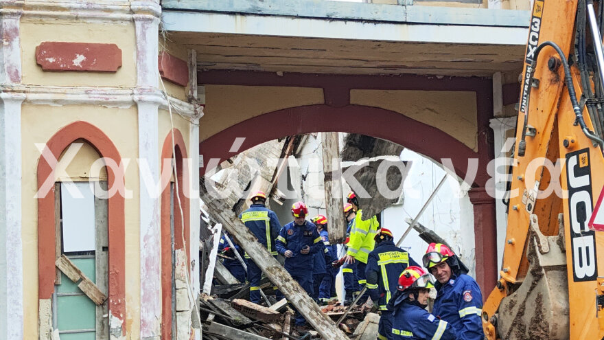Κατέρρευσε τμήμα κτηρίου στους παλιούς Ιταλικούς Στρατώνες στα Χανιά, έρευνες για εγκλωβισμένους