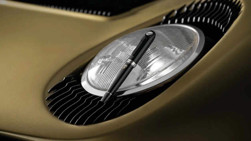 H Lamborghini τιμά την Miura
