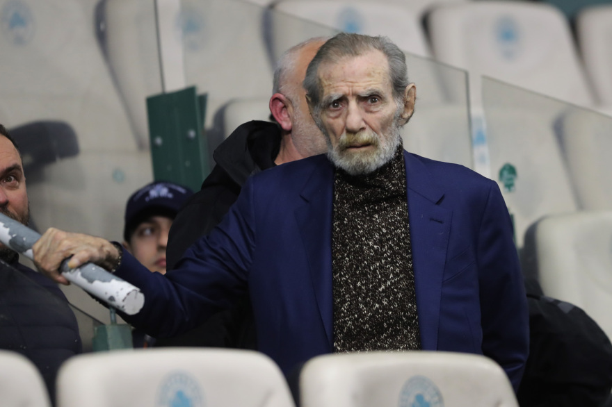 Ο παθιασμένος «Καπετάνιος» του Παναθηναϊκού: Οι θρίαμβοι, οι συγκρούσεις και η ζωή του Γιώργου Βαρδινογιάννη που έζησε με τους δικούς του κανόνες