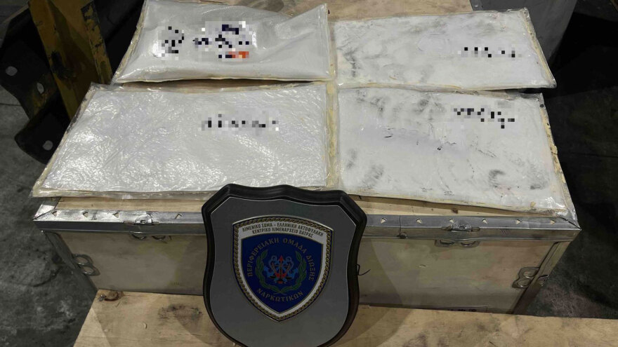 Πάνω από 7,5 κιλά κοκαΐνης και κάνναβης σε δέματα από Βραζιλία και ΗΠΑ εντοπίστηκαν στο «Ελευθέριος Βενιζέλος», συνελήφθη 32χρονος

