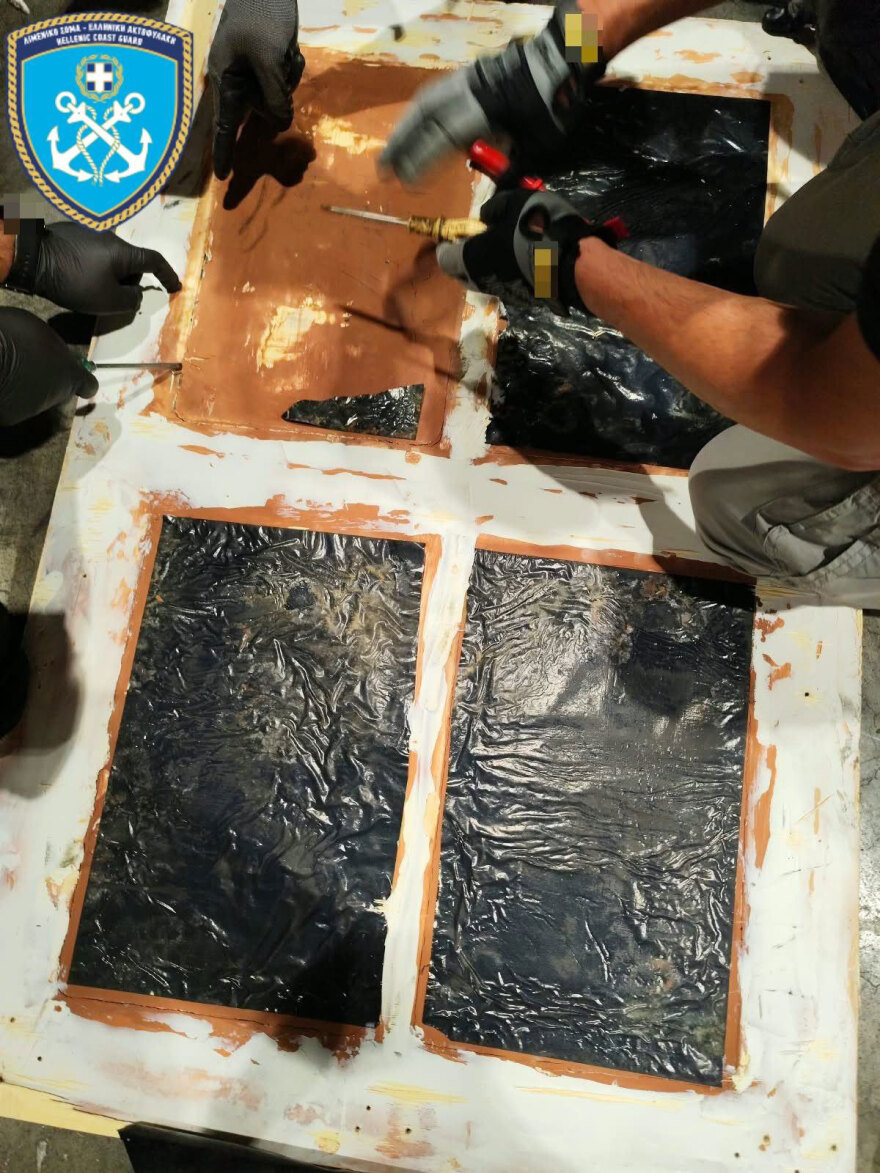 Πάνω από 7,5 κιλά κοκαΐνης και κάνναβης σε δέματα από Βραζιλία και ΗΠΑ εντοπίστηκαν στο «Ελευθέριος Βενιζέλος», συνελήφθη 32χρονος
