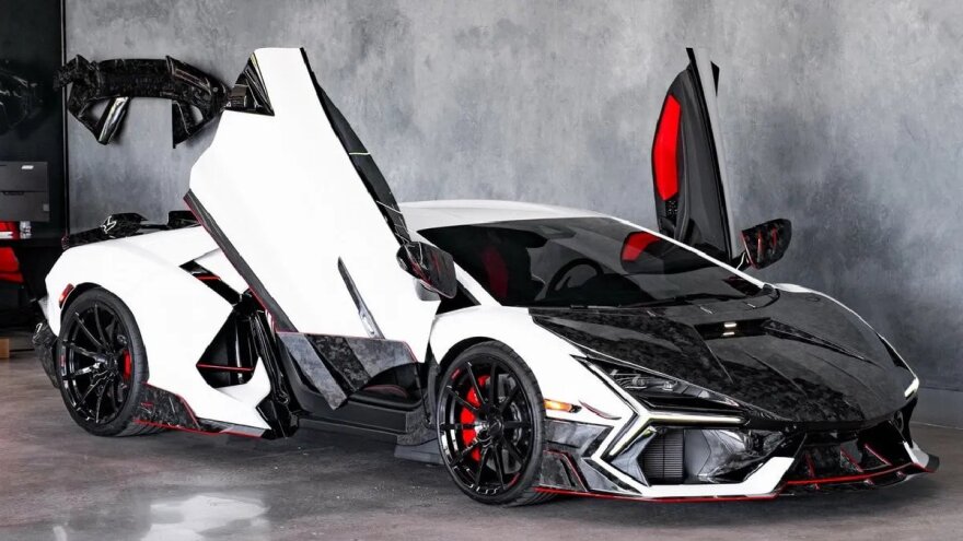 Η Mansory βάζει τη σφραγίδα της στη Lamborghini Revuelto
