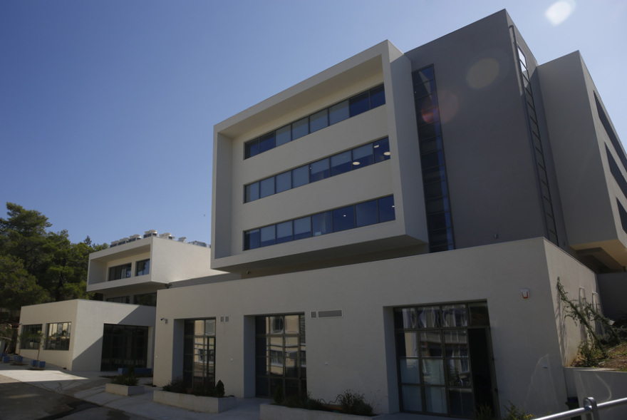 Ερευνητές του ΕΚΕΦΕ σχεδιάζουν θαλάσσιο drone που θα μπορεί να μαζεύει σκουπίδια από τη θάλασσα