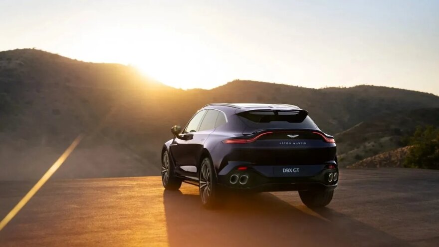 Η Aston Martin εμπλουτίζει τη γκάμα της DBX
