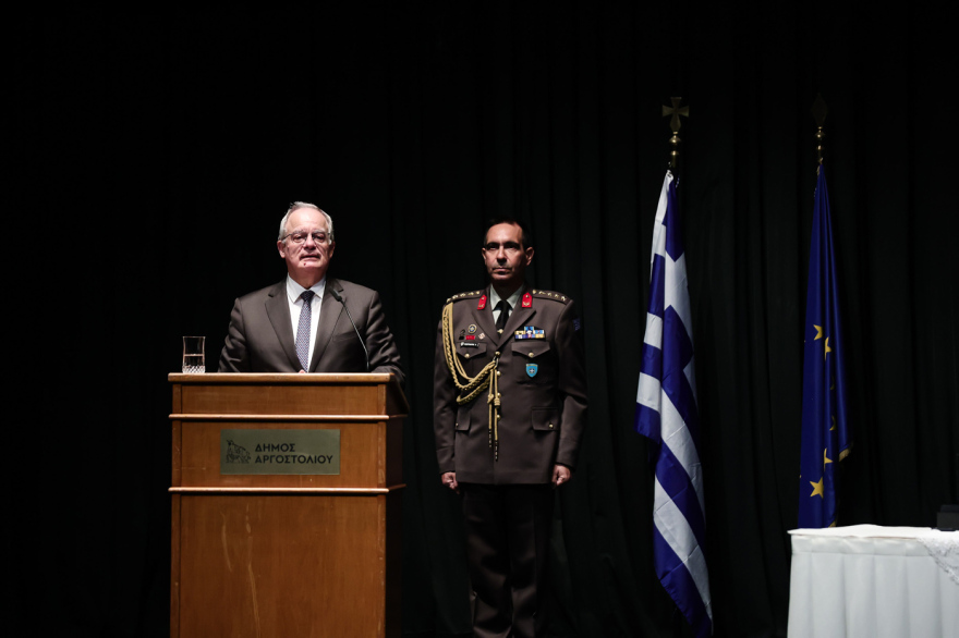 «Σ' αυτή την κοινωνία ανήκω από σήμερα κι εγώ»: Ο Κωνσταντίνος Τασούλας ανακηρύχθηκε επίτιμος δημότης Αργοστολίου