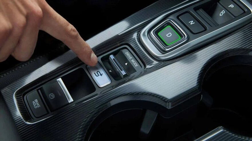 Το Honda Civic eHEV θα έχει εικονικές αλλαγές ταχυτήτων

