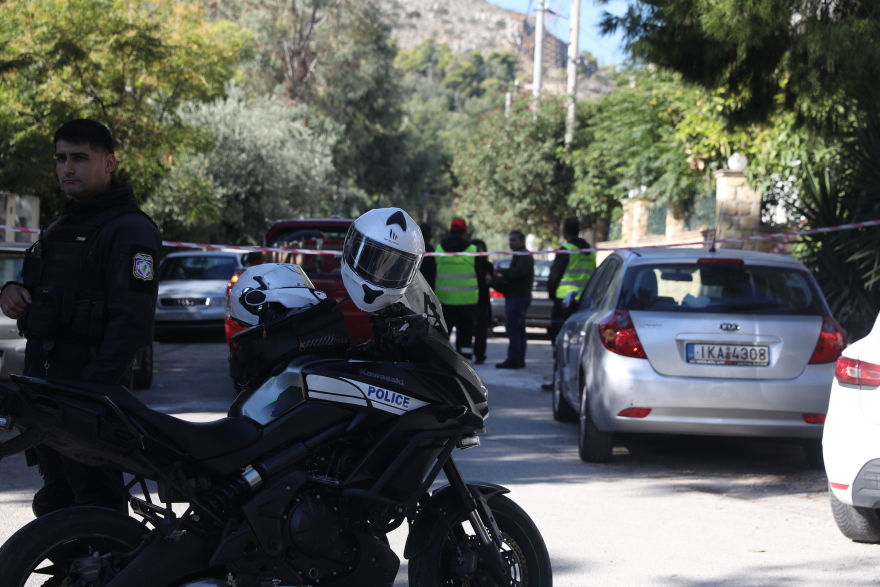 Ύποπτο αντικείμενο που μοιάζει με χειροβομβίδα εντοπίστηκε σε πάρκο στο Χαϊδάρι
