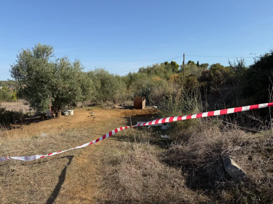 Αδέρφια έθαψαν τη μάνα τους στην αυλή του σπιτιού τους στην Αμαλιάδα