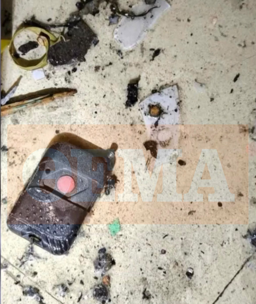 Πυροκροτητής, ναρκωτικά και ζυγαριά ακριβείας βρέθηκαν μετά την έκρηξη στον Κολωνό: Η λευκή σακούλα και το τηλεφώνημα του διαχειριστή στην αστυνομία