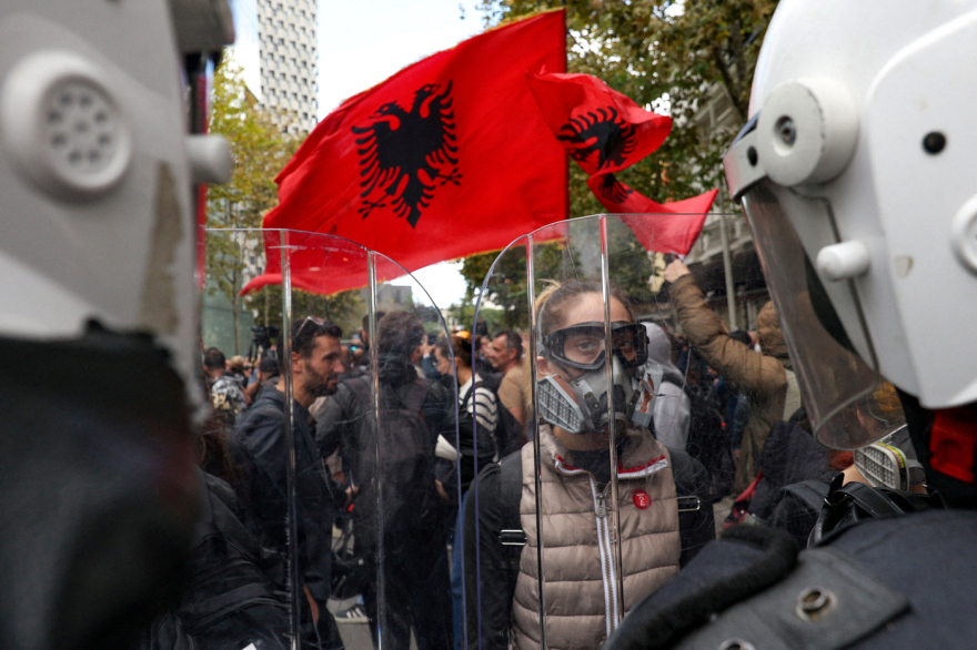 Πόλωση χωρίς τέλος στην Αλβανία, ο Ράμα ζητά να «αδειάσει» η Βουλή από 20 βουλευτές της αντιπολίτευσης
