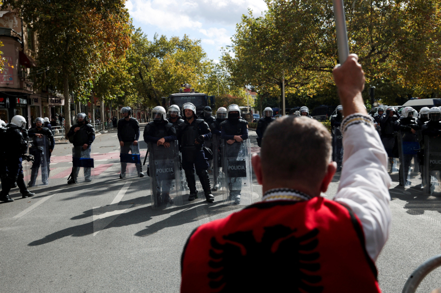 Πόλωση χωρίς τέλος στην Αλβανία, ο Ράμα ζητά να «αδειάσει» η Βουλή από 20 βουλευτές της αντιπολίτευσης
