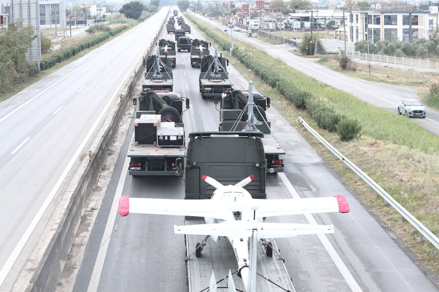 Με Leopard, drones και νέα οπλικά συστήματα η πρόβα για την παρέλαση στη Θεσσαλονίκη, δείτε φωτογραφίες και βίντεο