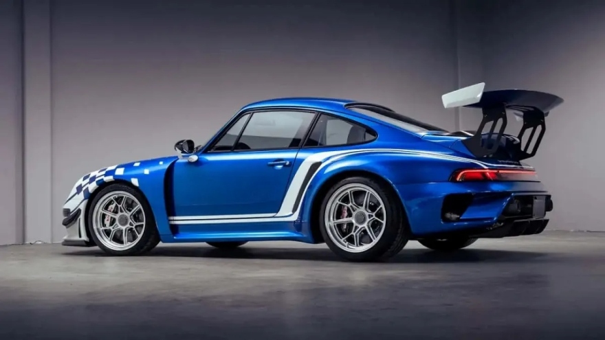 O Martin Brundle έχει την δική του Porsche 911
