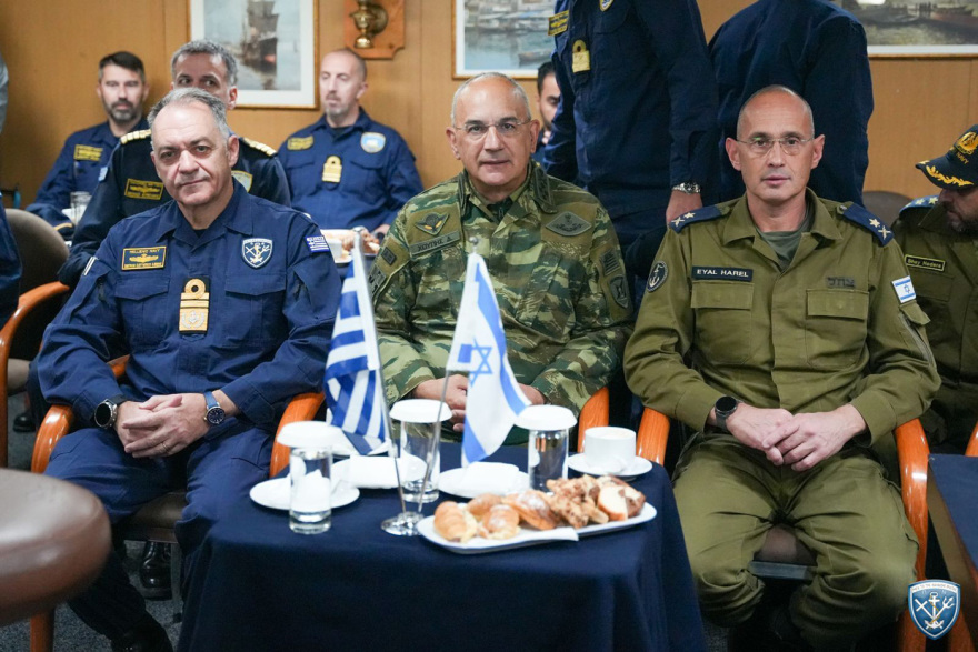 Εντυπωσιακό βίντεο: Το Πολεμικό Ναυτικό βύθισε παροπλισμένη φρεγάτα στο Αιγαίο για πρώτη φορά 