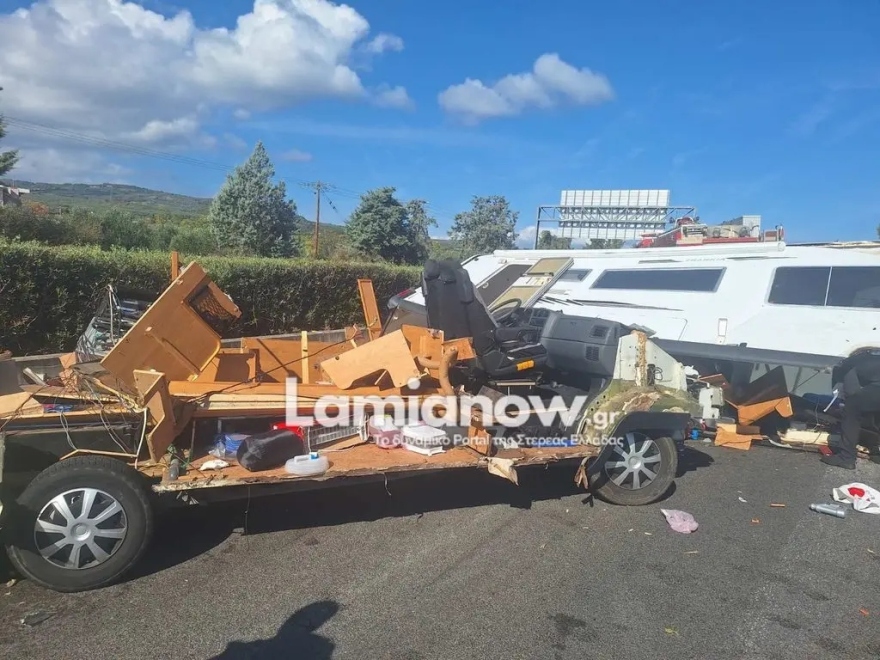 Φθιώτιδα: Τροχόσπιτο με οικογένεια και μικρό παιδί ανατράπηκε στην Αθηνών-Λαμίας, δείτε φωτογραφίες