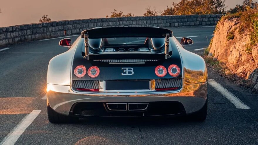 Μια μοναδική Bugatti Veyron σε πρόγραμμα αποκατάστασης
